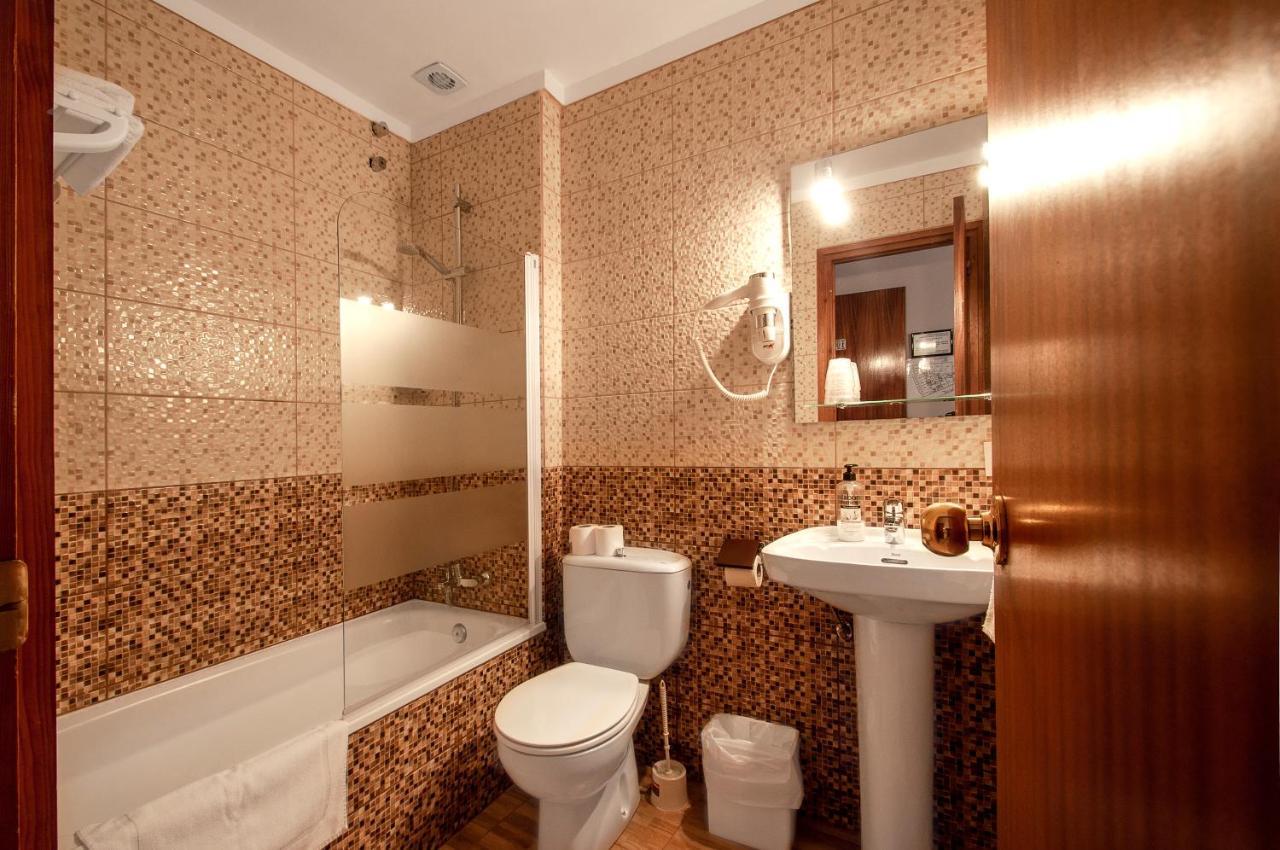 Hotel Silvia Empuriabrava Esterno foto