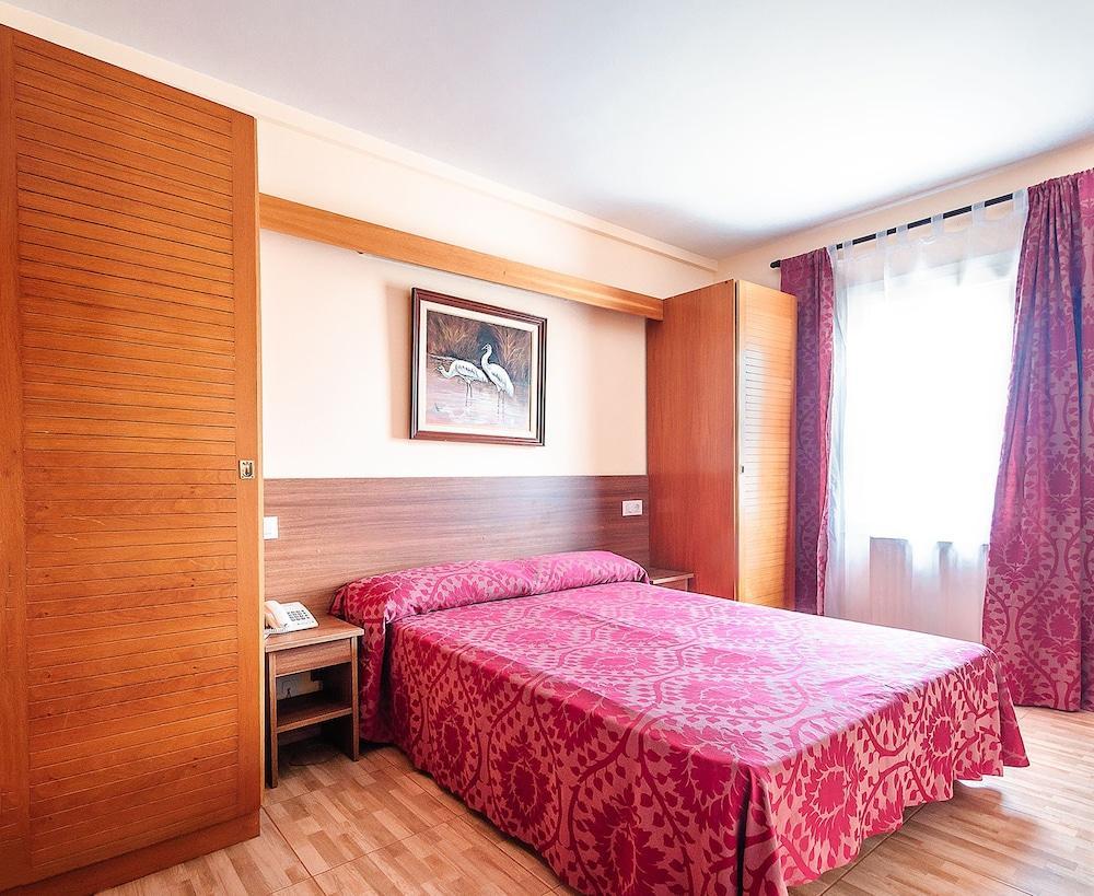 Hotel Silvia Empuriabrava Esterno foto