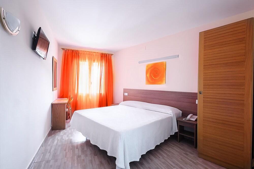 Hotel Silvia Empuriabrava Esterno foto