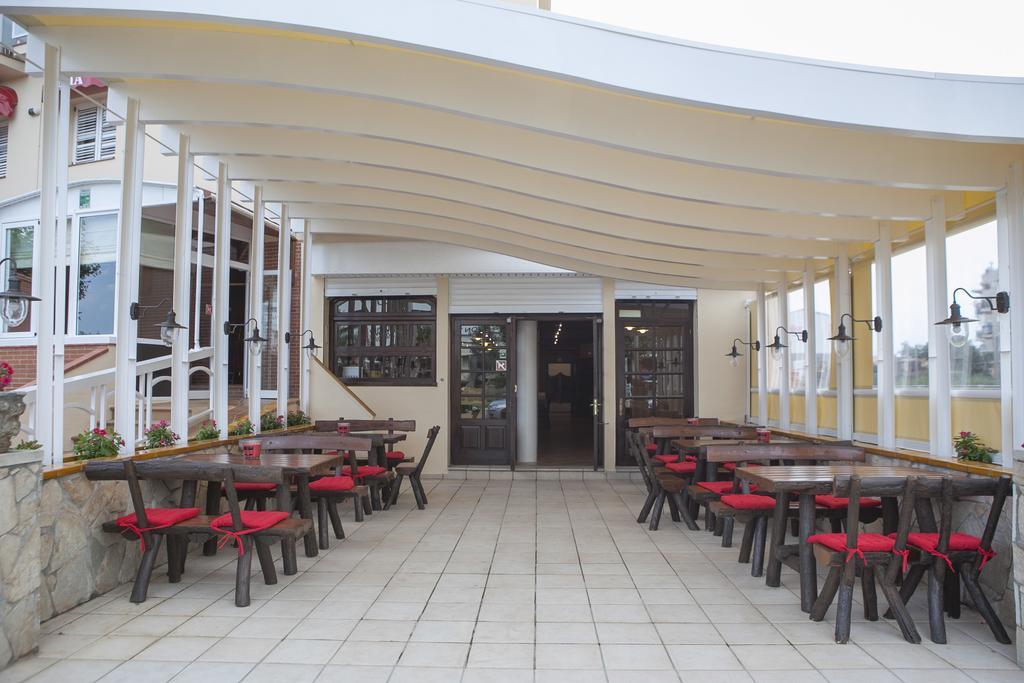 Hotel Silvia Empuriabrava Esterno foto