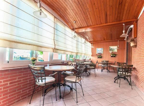 Hotel Silvia Empuriabrava Esterno foto